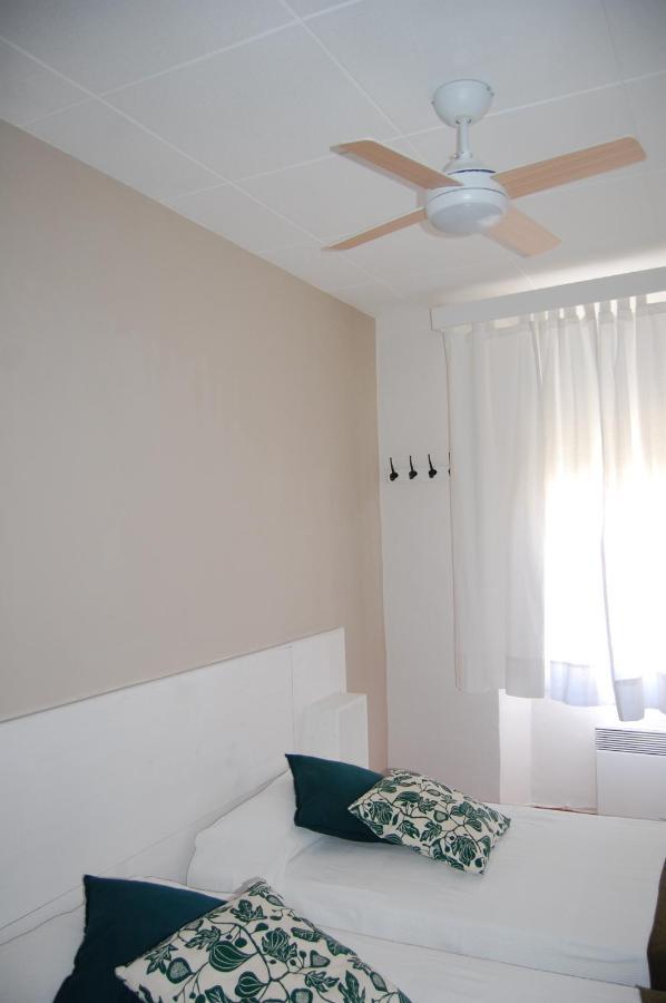 Hostal L'Estrella Palafrugell Extérieur photo