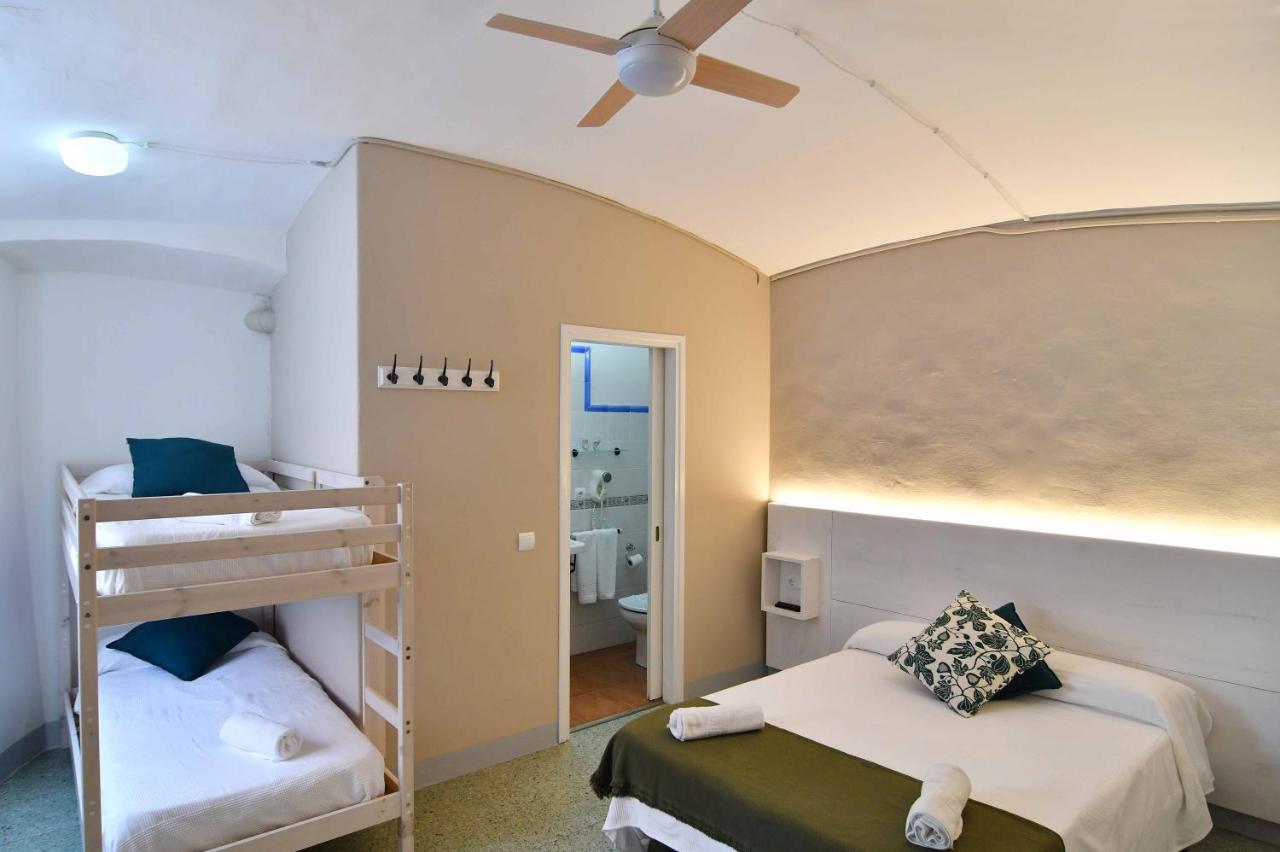 Hostal L'Estrella Palafrugell Extérieur photo