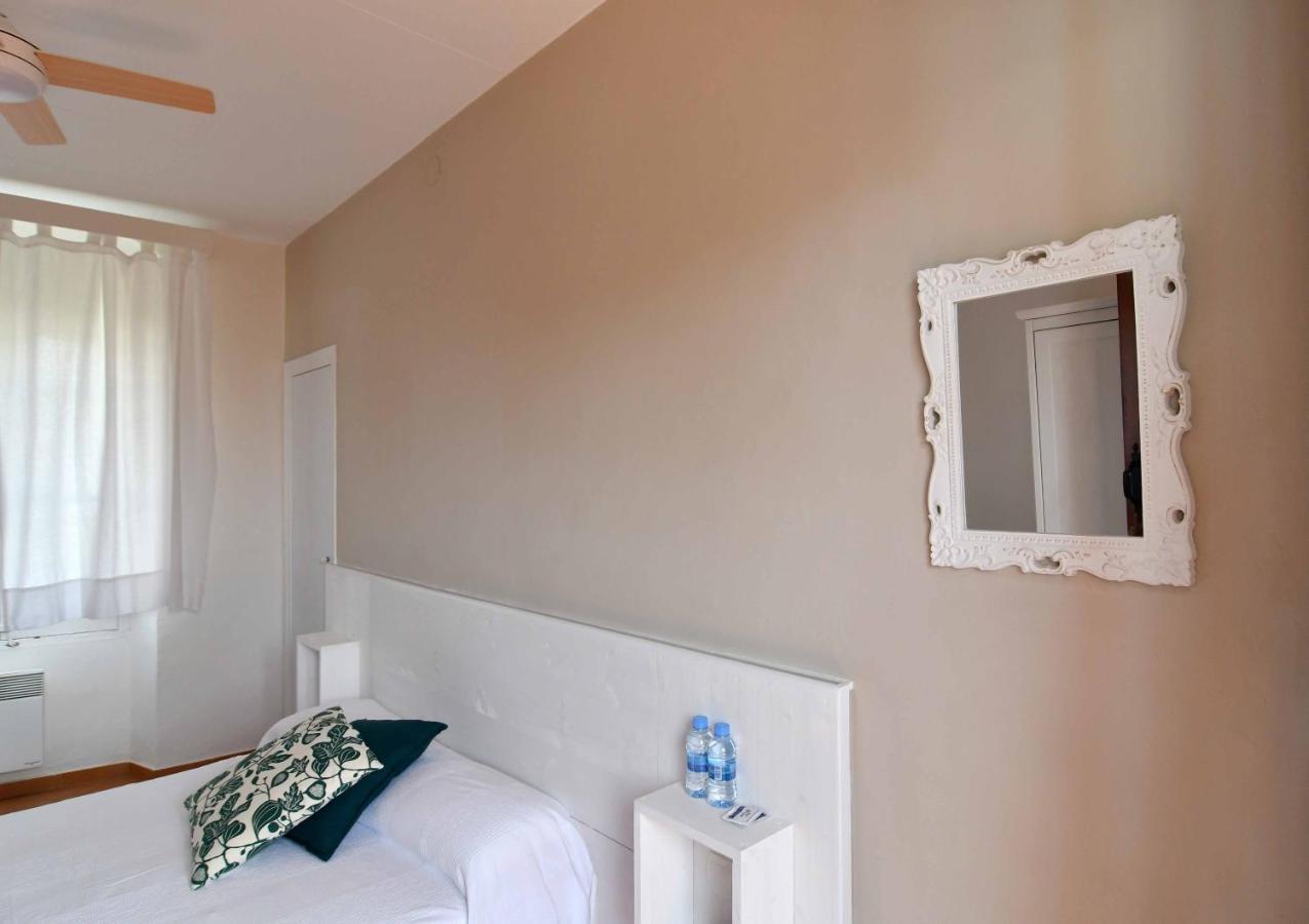 Hostal L'Estrella Palafrugell Extérieur photo